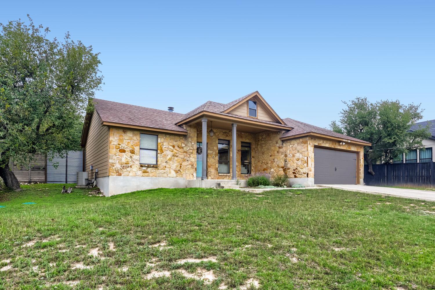 10213 Thomas Lane Dripping Springs TX 78620