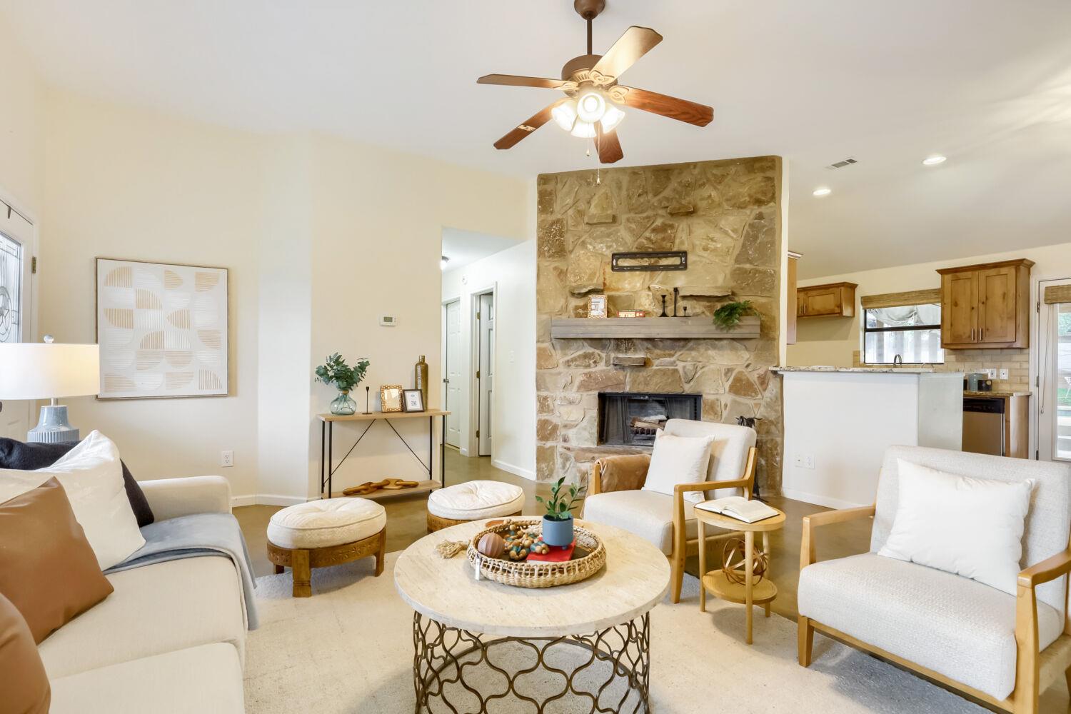 10213 Thomas Lane Dripping Springs TX 78620