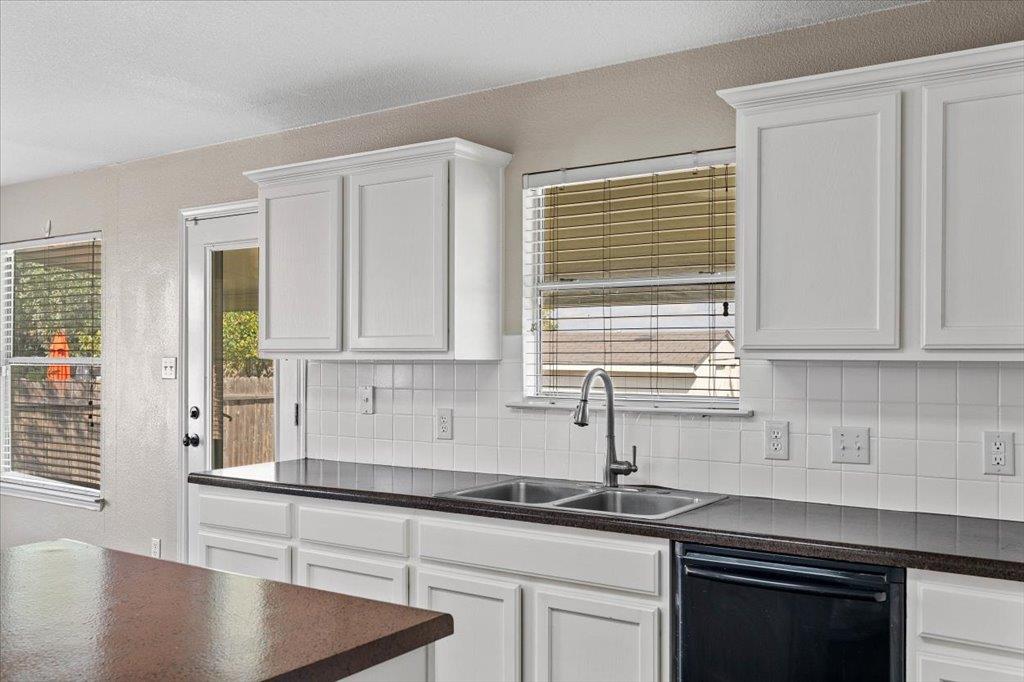 1612 Rossport Bend Leander TX 78641