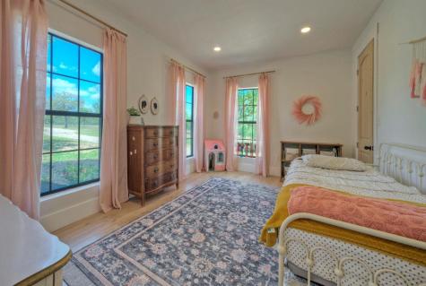 198 Rolling Oak Drive Elgin TX 78621