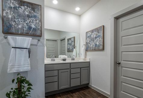 208 Greens Bayou Trail Hutto TX 78634