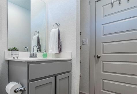208 Greens Bayou Trail Hutto TX 78634