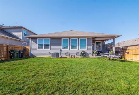 208 Greens Bayou Trail Hutto TX 78634