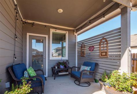 208 Greens Bayou Trail Hutto TX 78634