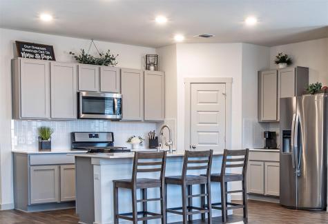 208 Greens Bayou Trail Hutto TX 78634