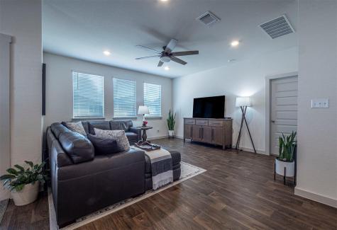 208 Greens Bayou Trail Hutto TX 78634
