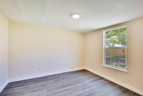 211 E Burton Street Manor TX 78653