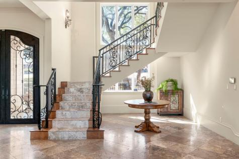 401 Brooks Hollow Road Lakeway TX 78734