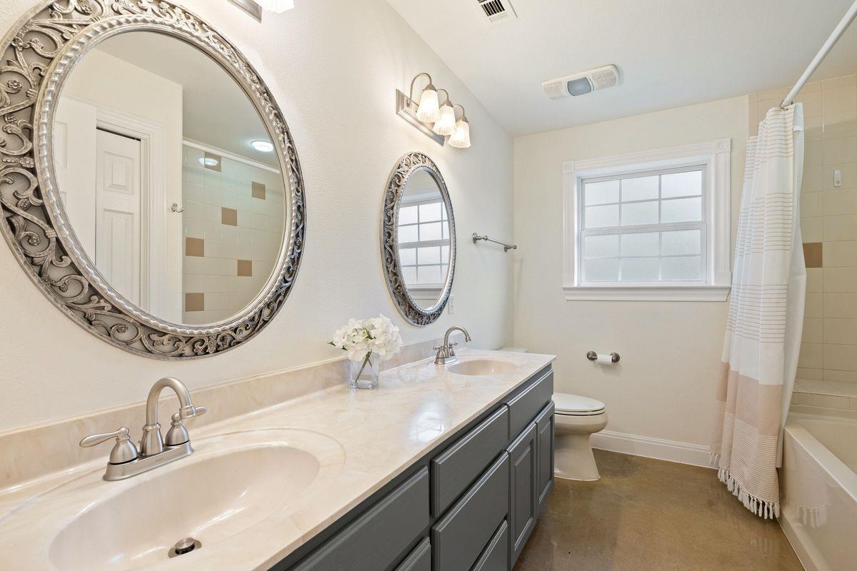 744 W Bartlett Drive Buda TX 78610