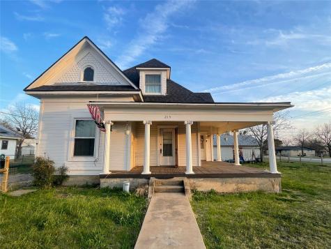 215 W Main Street Lometa TX 76853