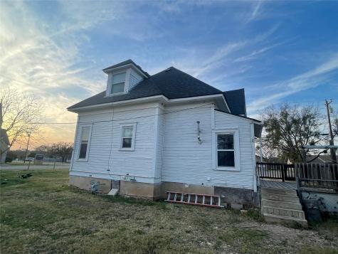 215 W Main Street Lometa TX 76853
