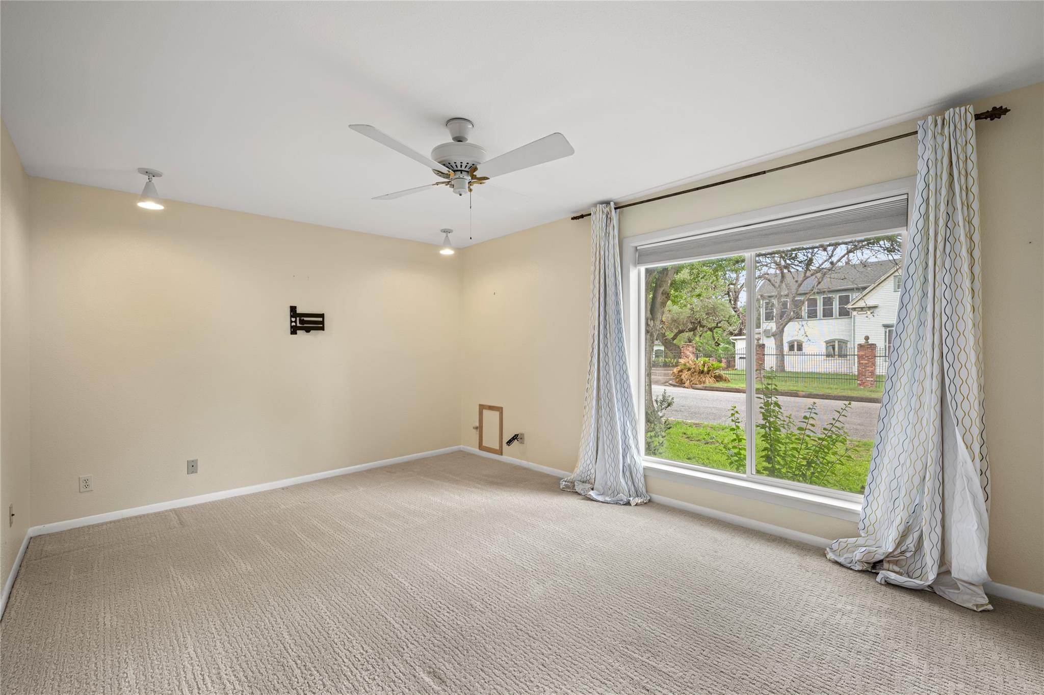 315 E Fannin Street La Grange TX 78945