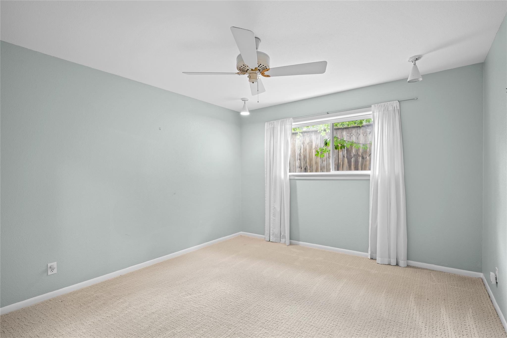 315 E Fannin Street La Grange TX 78945