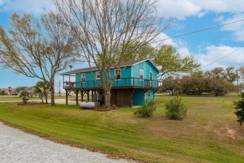 1941 Bayview Drive Palacios TX 77465