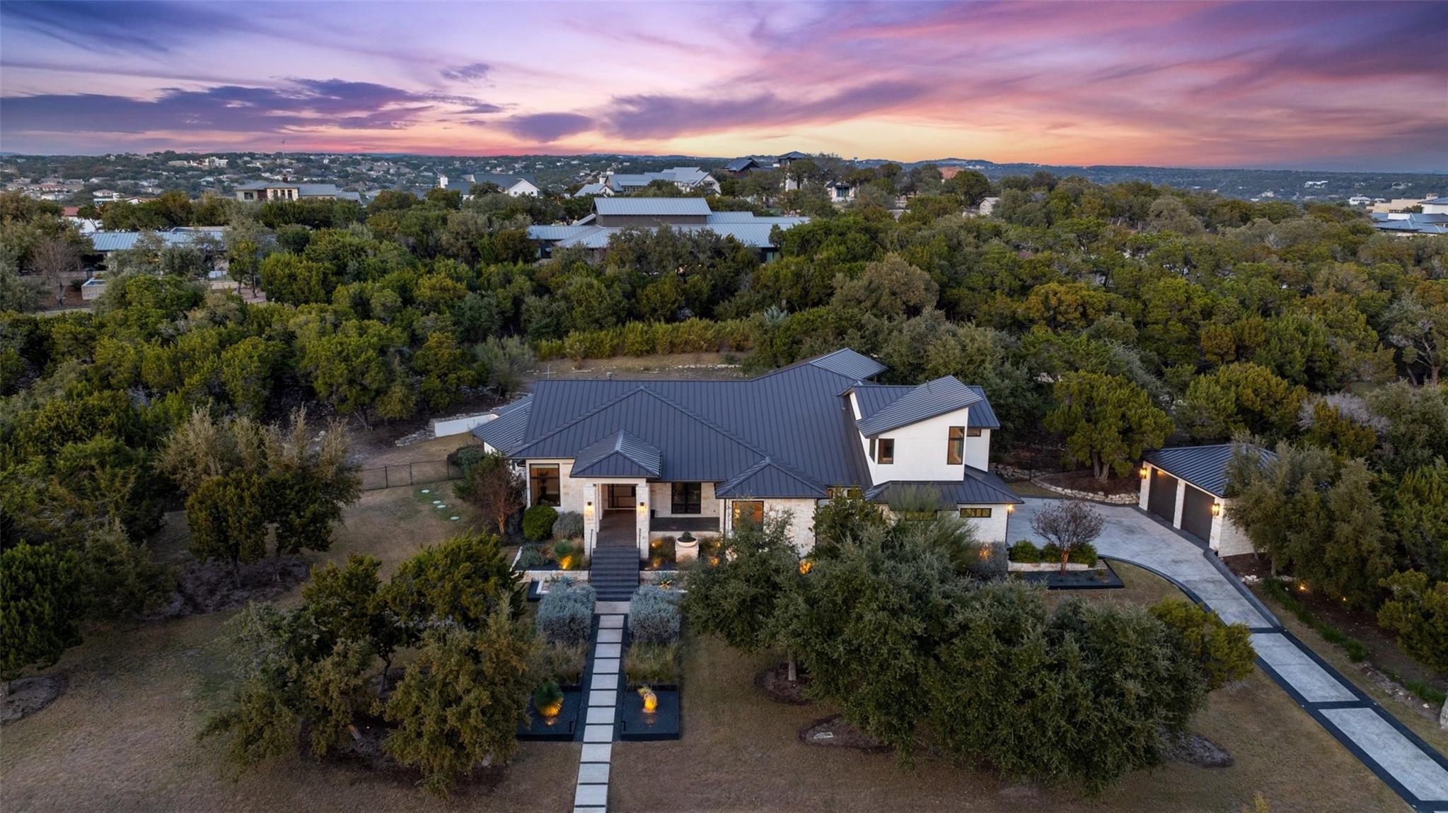 1817 Knights Chance Lane Spicewood TX 78669