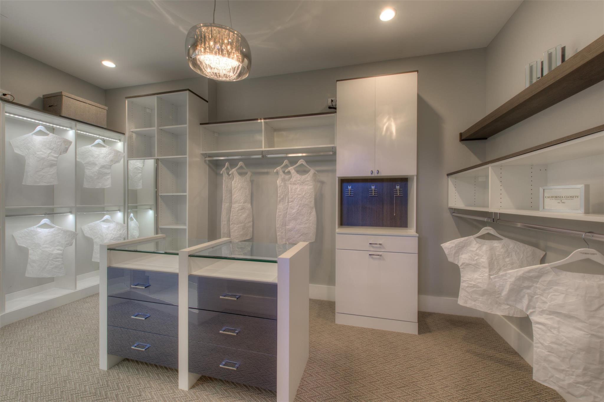 1817 Knights Chance Lane Spicewood TX 78669