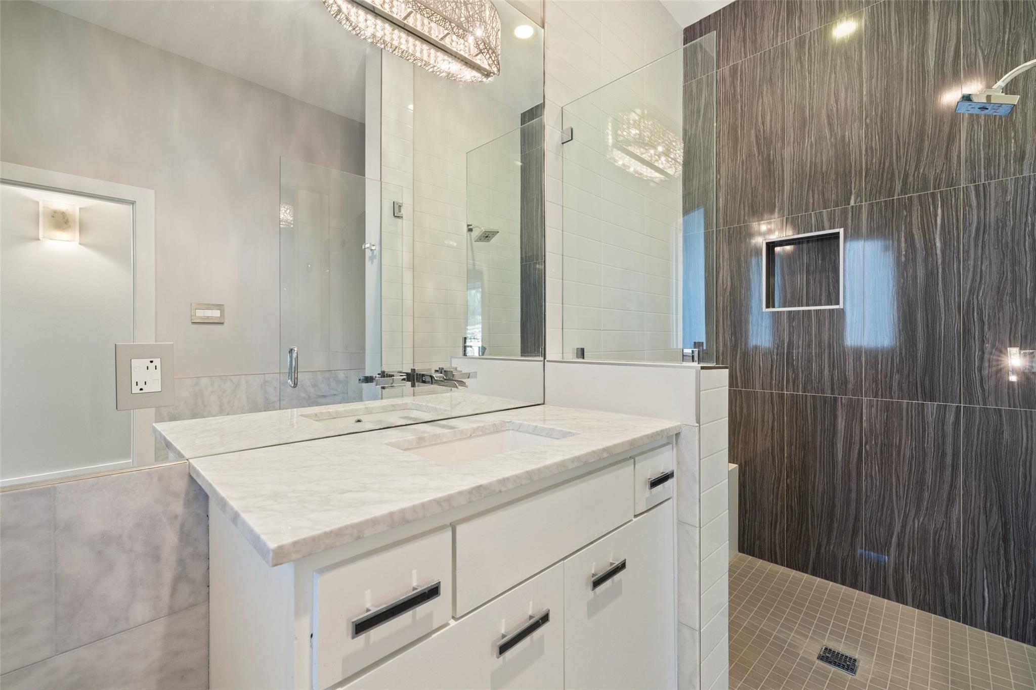 1817 Knights Chance Lane Spicewood TX 78669