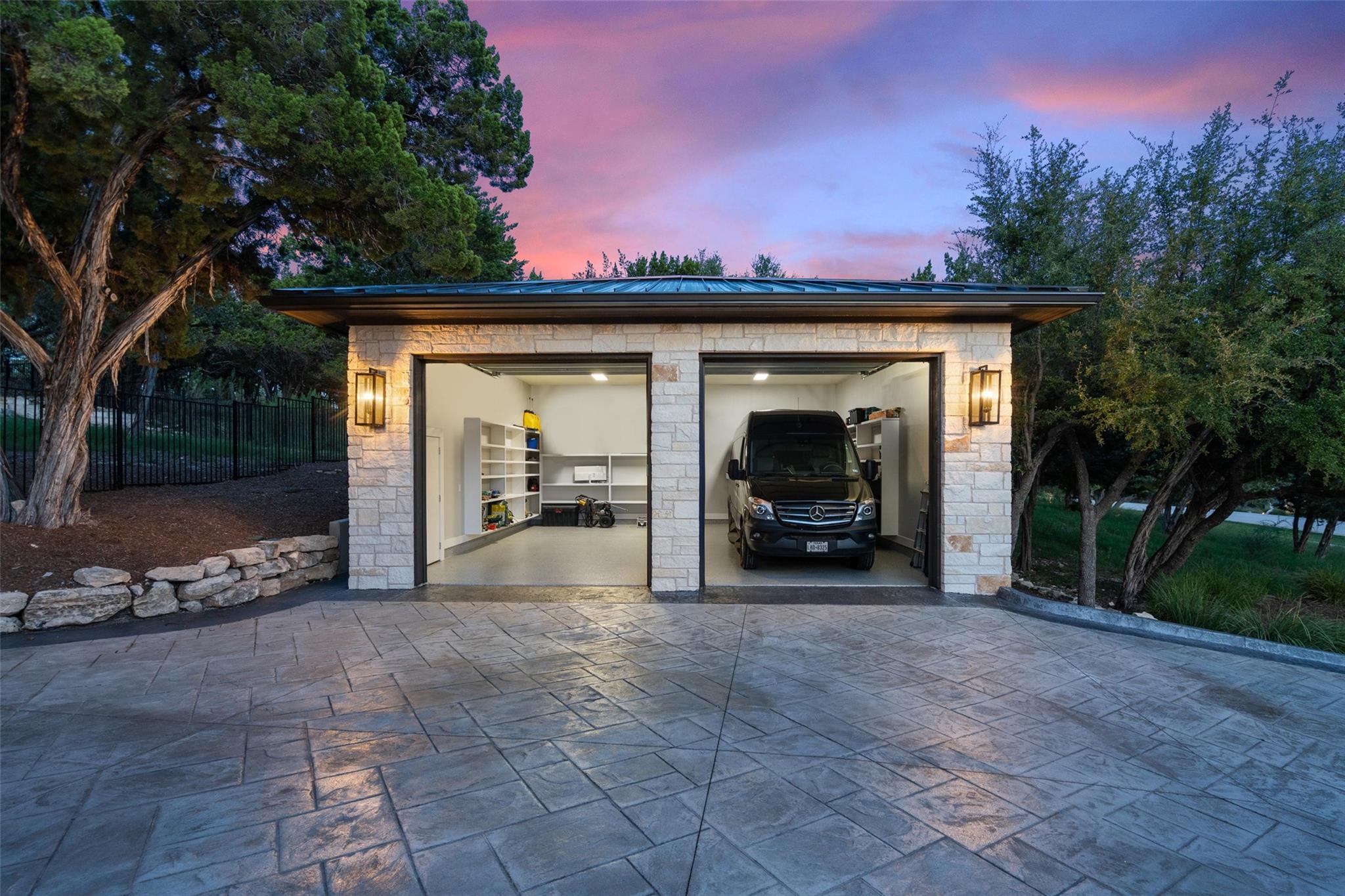 1817 Knights Chance Lane Spicewood TX 78669