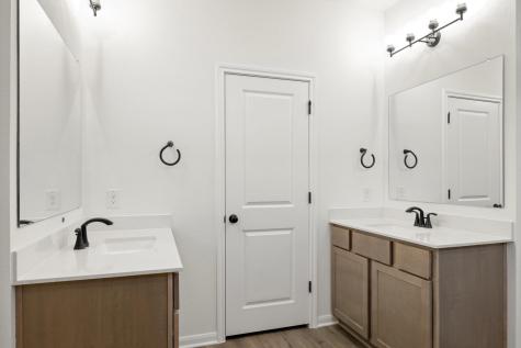 3717 Pin Oak Hills Seguin TX 78155