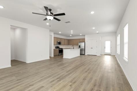 3717 Pin Oak Hills Seguin TX 78155