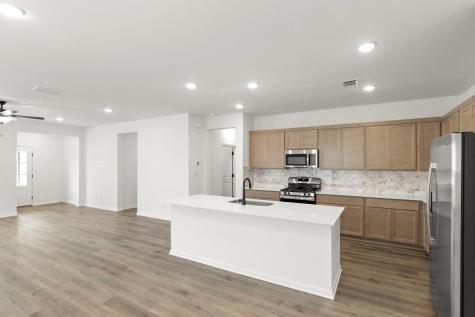 3717 Pin Oak Hills Seguin TX 78155