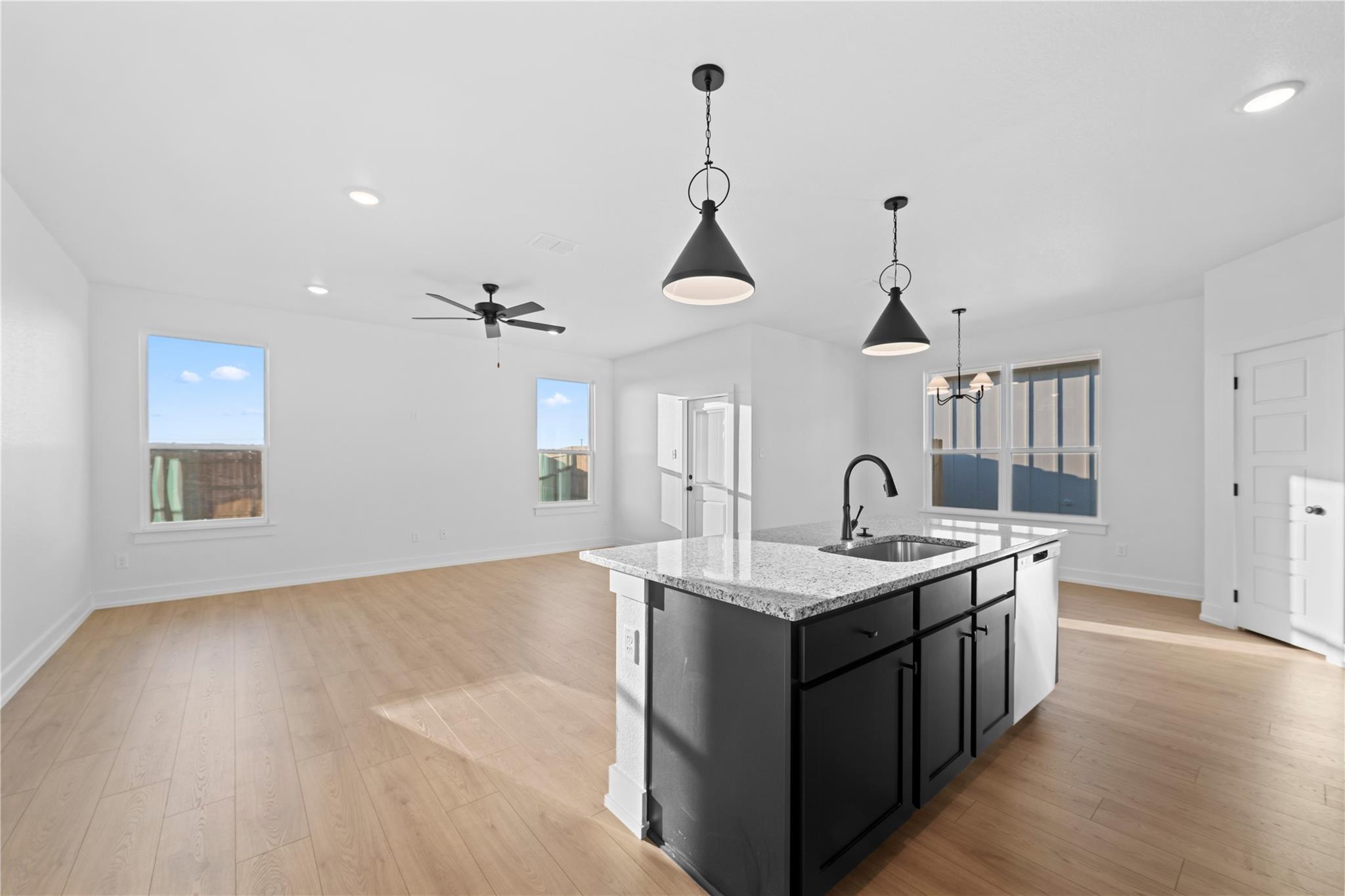 548 Gus Loop Georgetown TX 78626