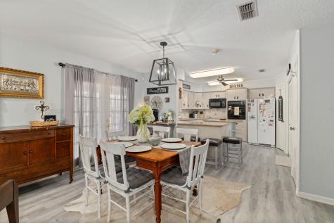 1213 Shadowlake Drive Sealy TX 77474
