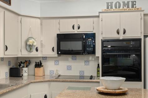 1213 Shadowlake Drive Sealy TX 77474