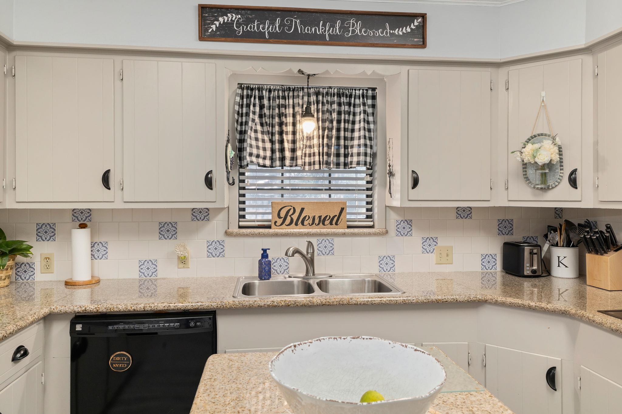 1213 Shadowlake Drive Sealy TX 77474