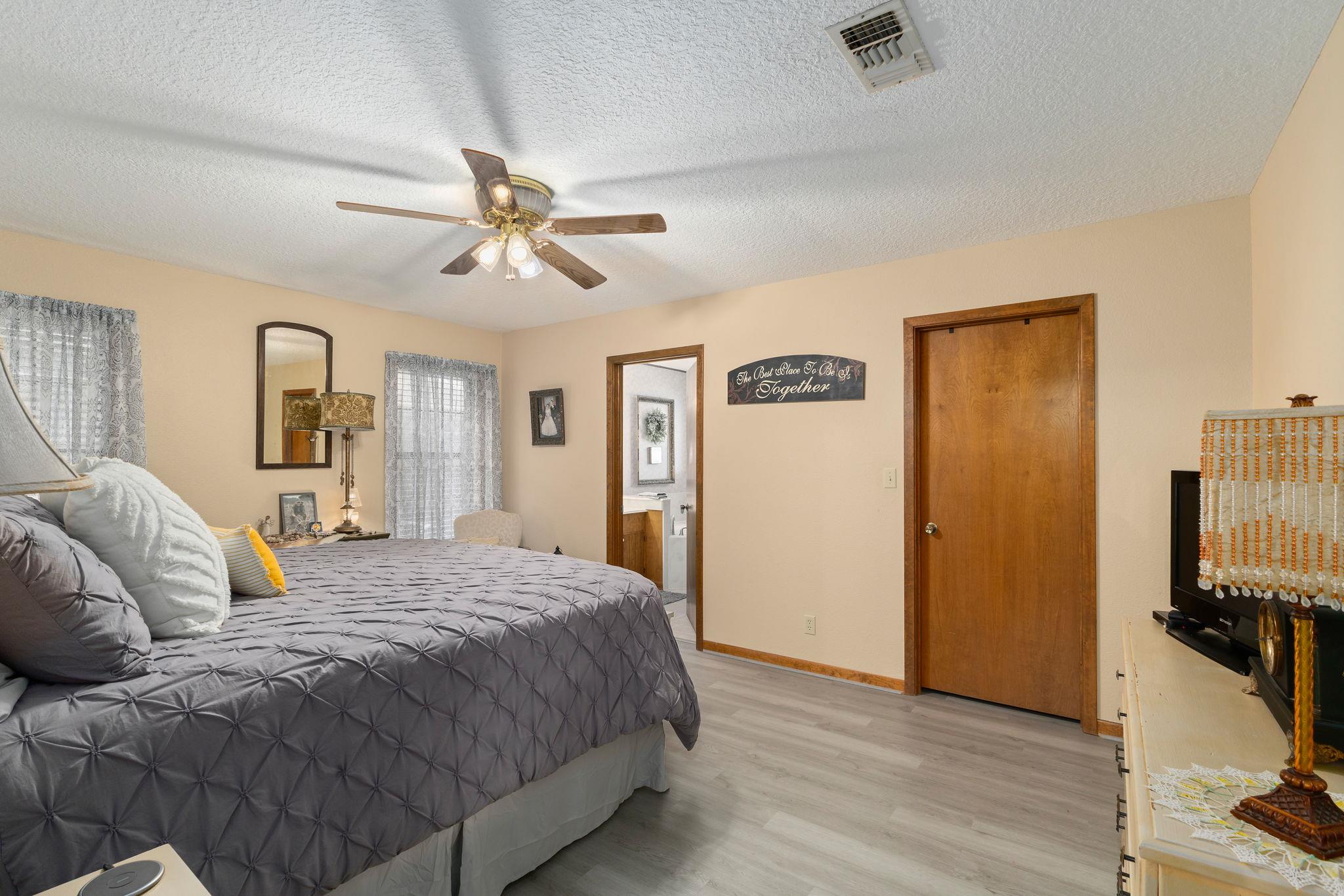 1213 Shadowlake Drive Sealy TX 77474