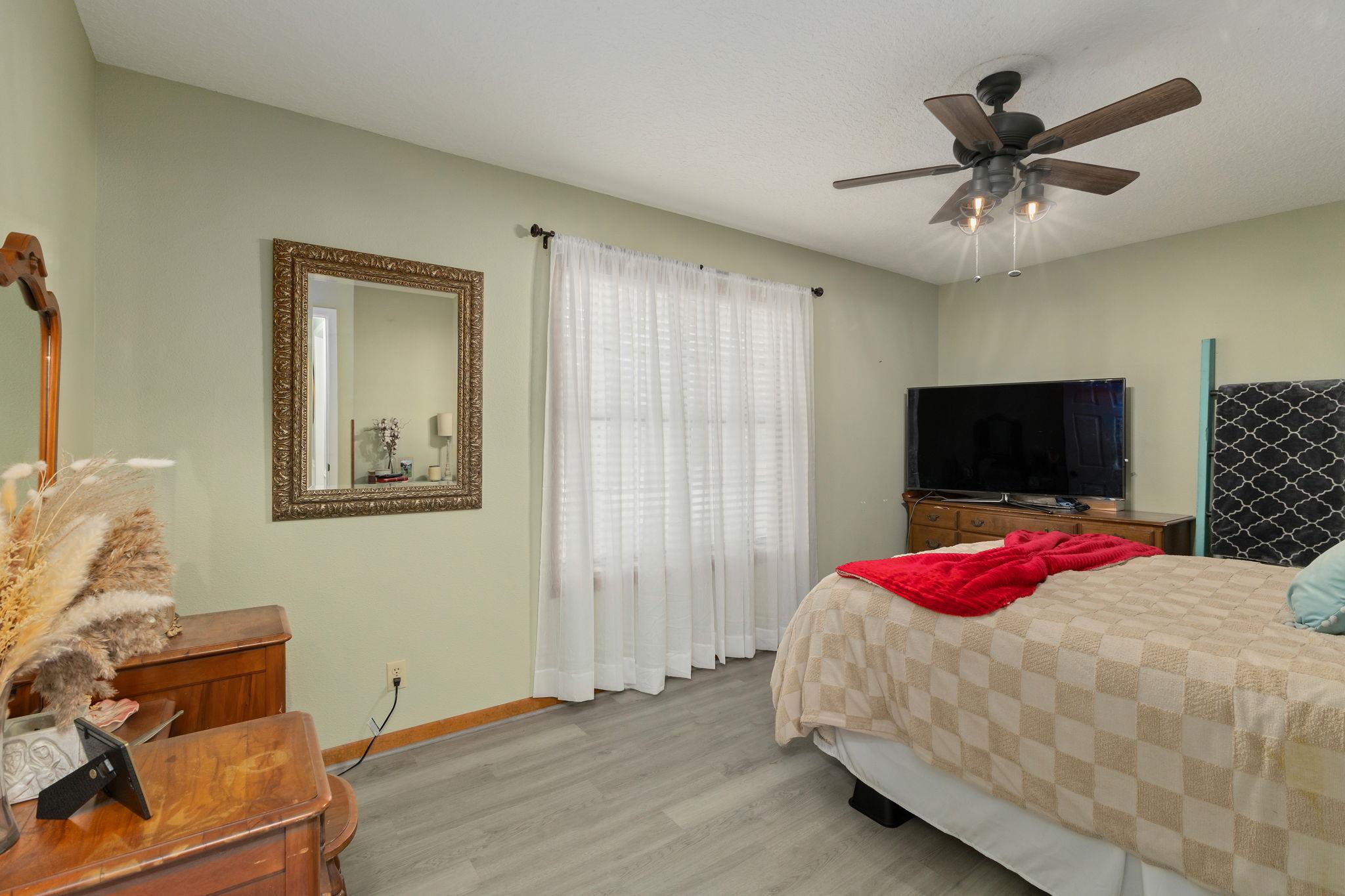 1213 Shadowlake Drive Sealy TX 77474