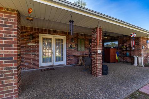 1213 Shadowlake Drive Sealy TX 77474