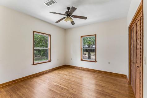 1811 W Old Lockhart Road West Point TX 78963