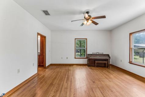 1811 W Old Lockhart Road West Point TX 78963