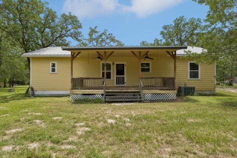 1811 W Old Lockhart Road West Point TX 78963