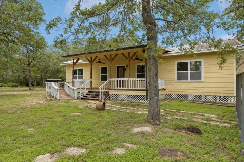 1811 W Old Lockhart Road West Point TX 78963