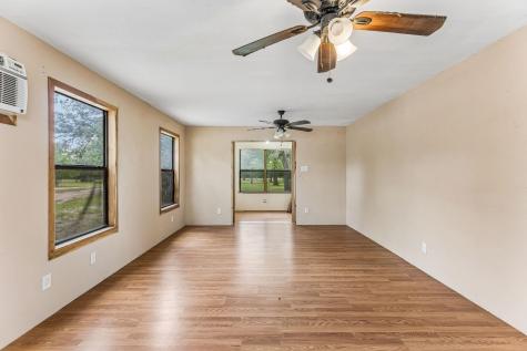 1811 W Old Lockhart Road West Point TX 78963