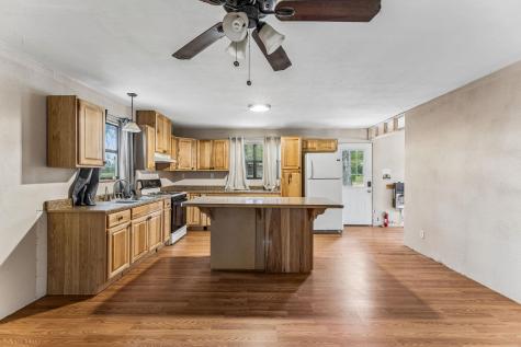 1811 W Old Lockhart Road West Point TX 78963