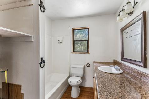 1811 W Old Lockhart Road West Point TX 78963