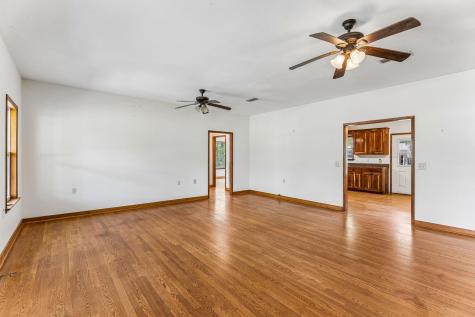 1811 W Old Lockhart Road West Point TX 78963
