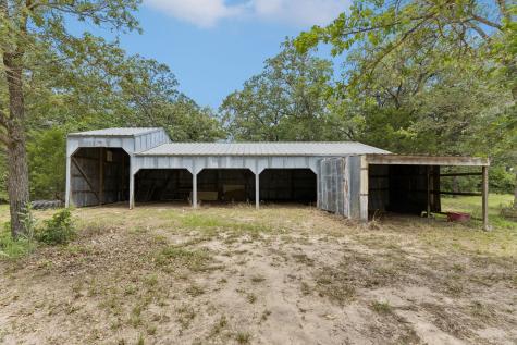 1811 W Old Lockhart Road West Point TX 78963