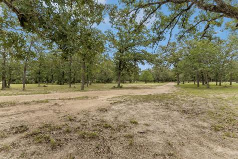1811 W Old Lockhart Road West Point TX 78963