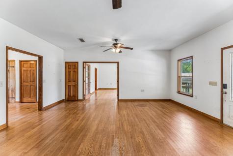 1811 W Old Lockhart Road West Point TX 78963