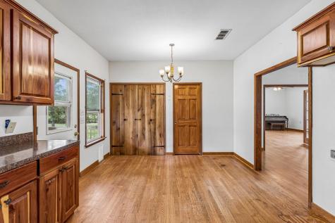 1811 W Old Lockhart Road West Point TX 78963