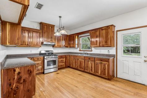 1811 W Old Lockhart Road West Point TX 78963