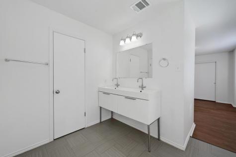 13520 Alysheba Drive Del Valle TX 78617
