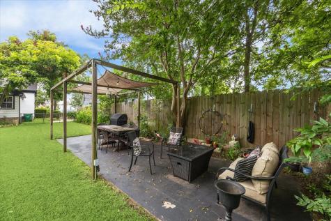 305 W Alamo Street Brenham TX 77833