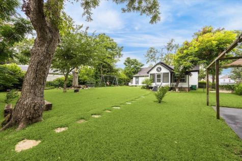 305 W Alamo Street Brenham TX 77833