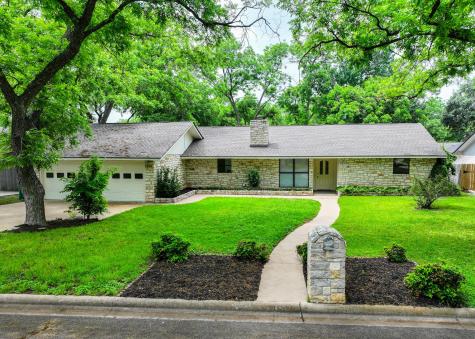 303 Stewart Street Meadowlakes TX 78654