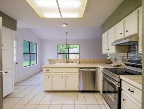 303 Stewart Street Meadowlakes TX 78654